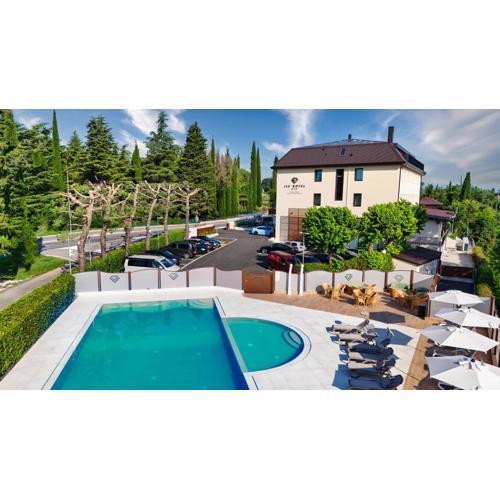 Ile Hotel