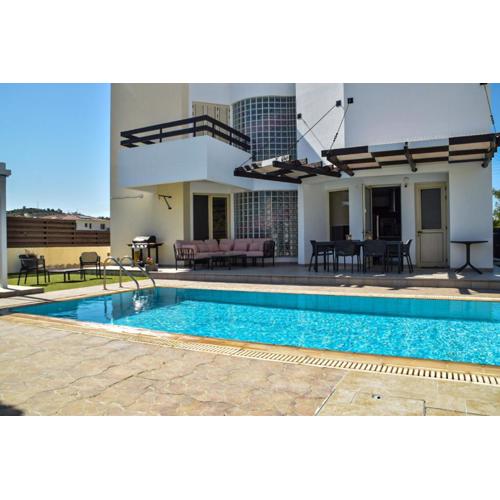 Ilios Villa