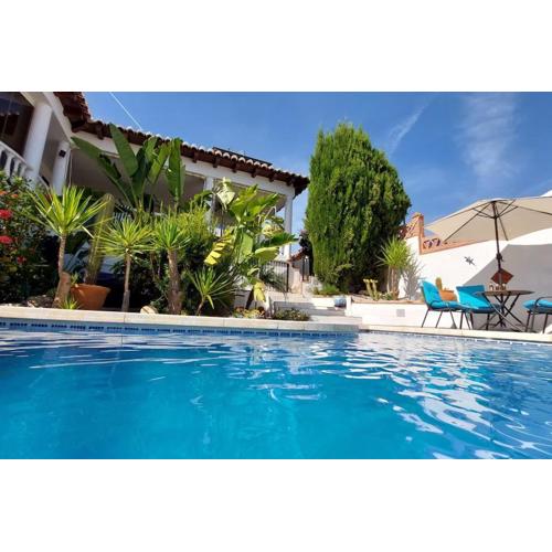 Immaculate 2 bed 2 bath villa & pool for 4 (max 6)