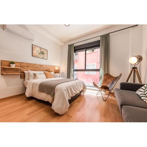 Industrial studio in the city center by REMS