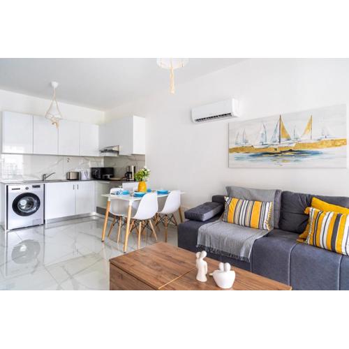 Infinity - One-Bedroom Apt W Terrace in Larnaca