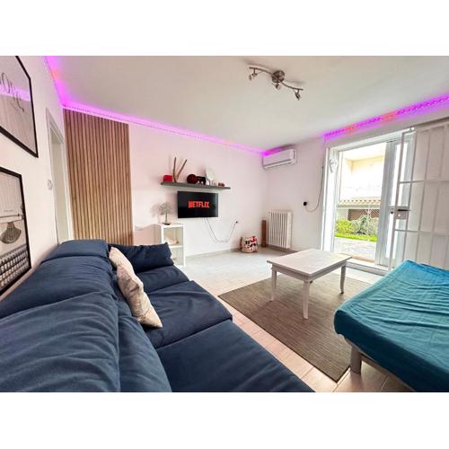 INFONDOALMAR RIMINI --Intero Apt Indipendente-Netflix-MetroMare a 40m-Proiettore 4k Cinema-WiFi Fibra-Led-Parcheggio-Riscaldamento--