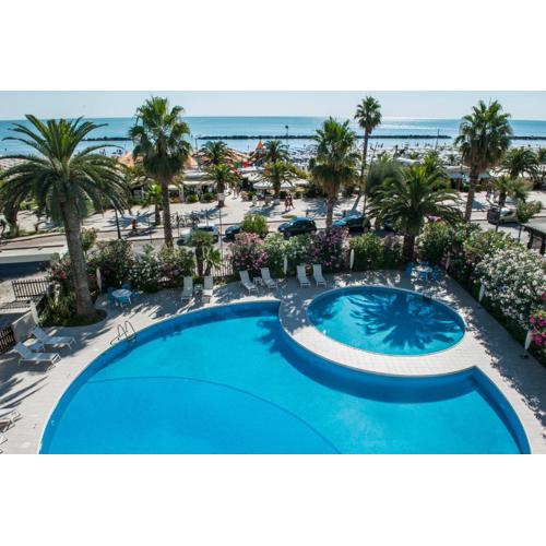 International Hotel & Suite