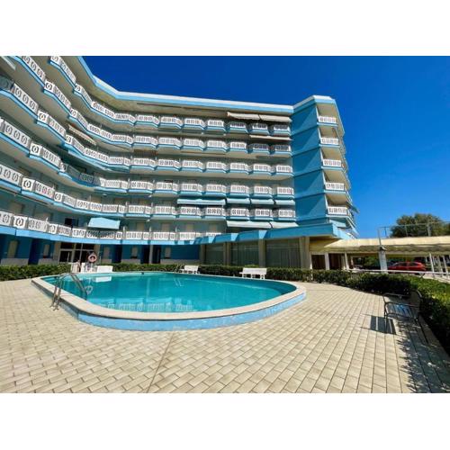 Inviting apartment by the beach