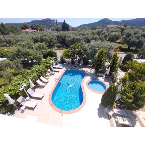 Ioli Luxury Suite