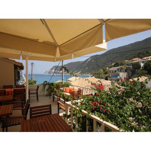 Ionis Hotel