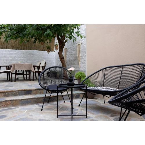 Irida’s detached house with lovely garden/yard in Athens city center