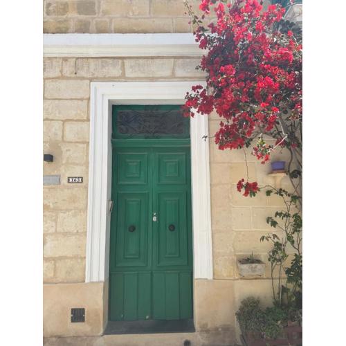 Iris -Paola Modern Townhouse