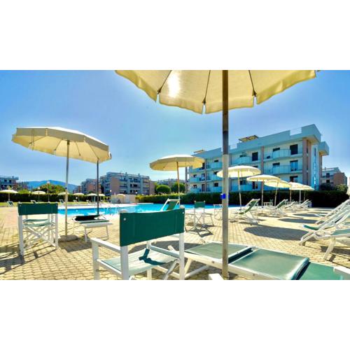 ISA-Apartments 4 beds in Residence with swimming-pool in San Vincenzo, just 600 meters from the sea