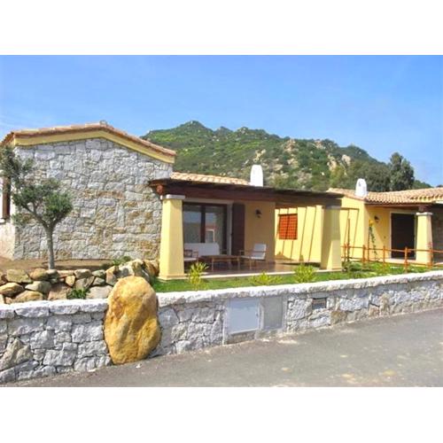 ISA-Villas with shared pool in Costa Rei just 500 meters from the sea