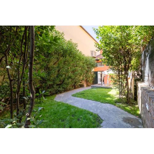 Isaia Garden -Private Garden Spa Bath BolognaRooms