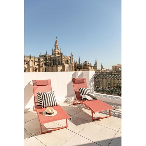 ISG Apartments Catedral