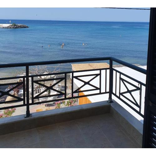 Island apartment N.Skioni