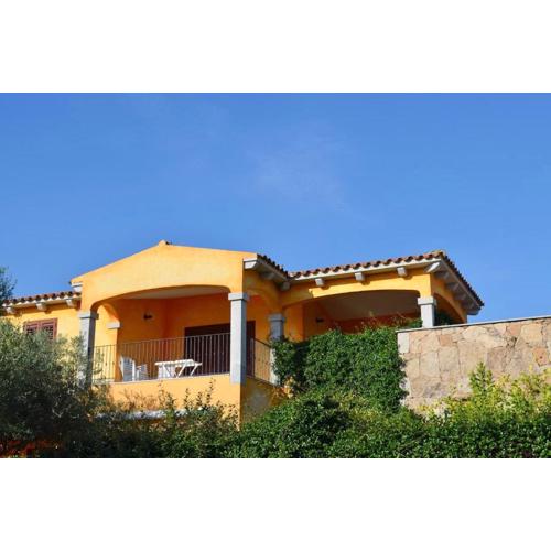 ISS Travel, Ponderosa Terrace - centrally located 2-bedroom apartment with aircondition