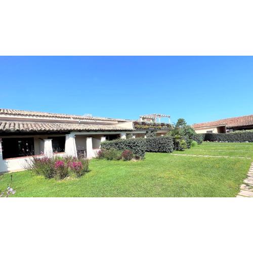 ISS Travel, San Teodoro 1 - 100 m from Cala d\