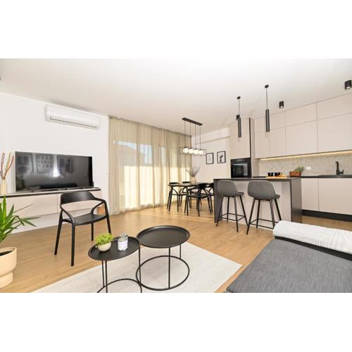IT Brand New Stylish Apartment
