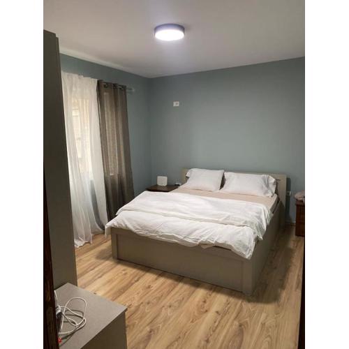 Itan’s apartments