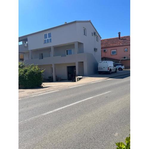 Ivan07 spacious 3BR apartment with terrace