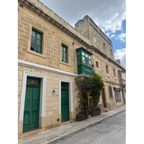 Ivy - Paola Modern Townhouse