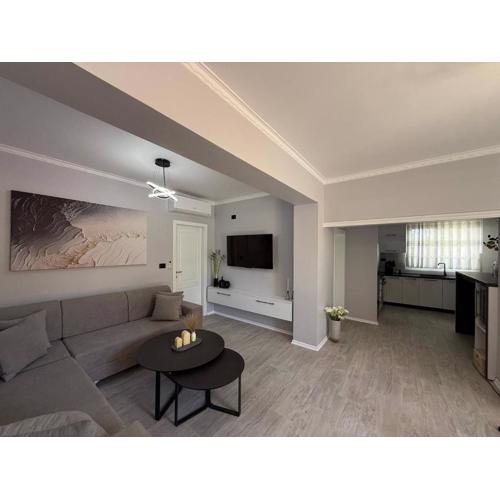Izzy Apartment