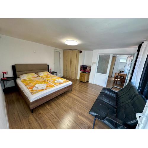 Jackie House Varna