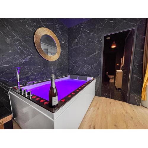 Jacuzzi privé, Sauna & Design Chic