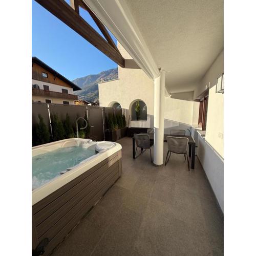 Jacuzzi Suite Appartement bei Meran