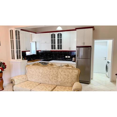 James Apartment