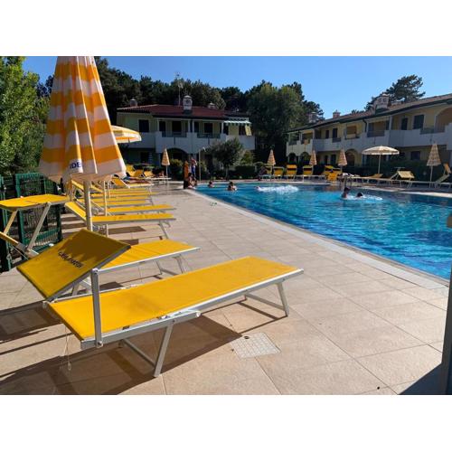 Jody Bibione, poolside apartment with garden