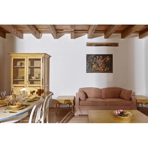 JOIVY Charming Apartment Centre of Como