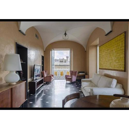 JOIVY Exclusive Flat for 6 near Cathedral of Genoa