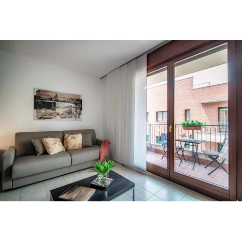 JOIVY Modern Apartment with Terrace near Lake Como