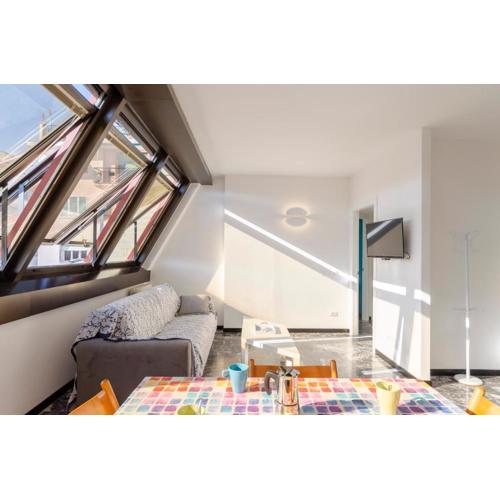 JOIVY Spacious Apt for 6, Near Train Station and Beach