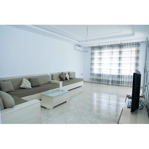 Joli Appartement S2 neuf de standing Kelibia