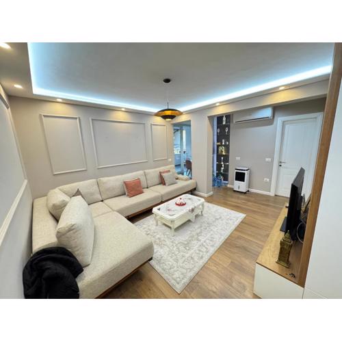 Jolie Center Apartment