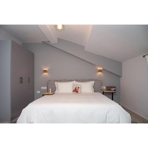 Jonexh Apartments
