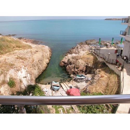 Бряг на радостта Joy Beach Apartment
