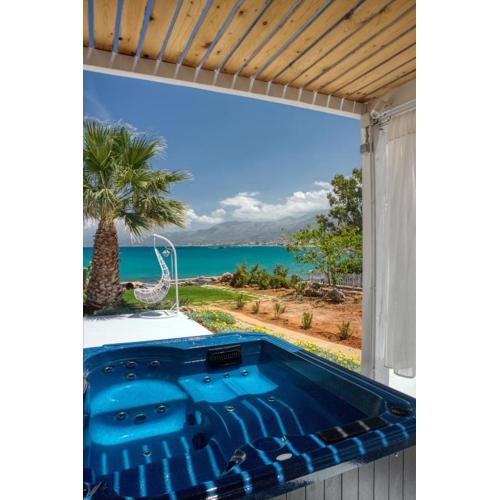 Junior suite by the beach Stalida