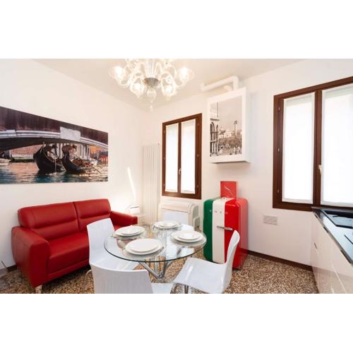 Just Urban Stays - Castello 5067 boutique apartment