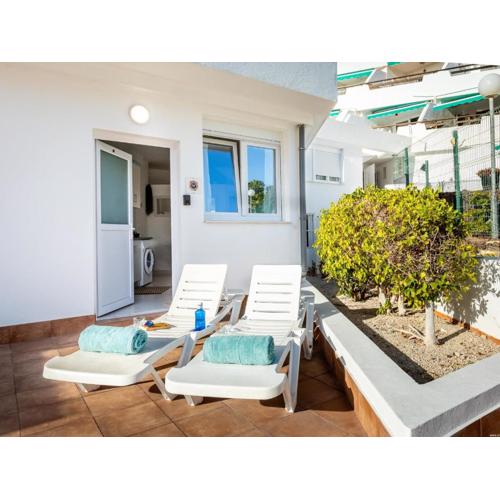 K1. Cozy Las Flores with Pool