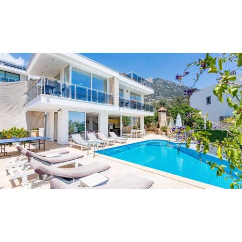 Kalkan 4 Bedroom Villa 1084