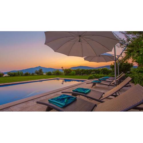 Kalkan 5 Bedroom Luxury Villa 7073