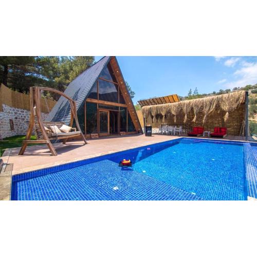 Kalkan Bungalow Close to the Sea 3620