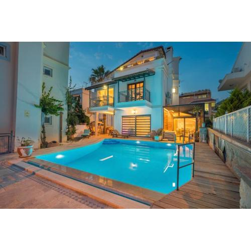 Kalkan Merkezde Havuzlu Apart
