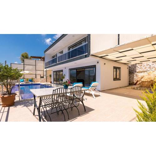 Kalkan Ulugol 2 Bedroom Villa - 5904
