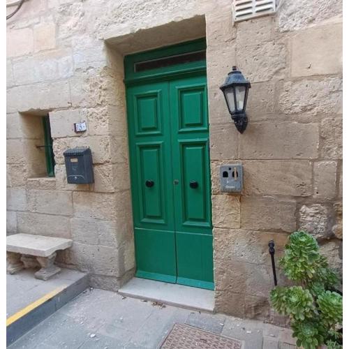 Kalkara Maisonette in the Alley