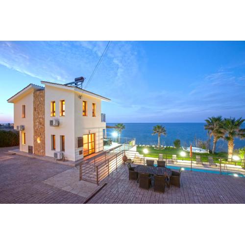 Kallinousa Beach Villa