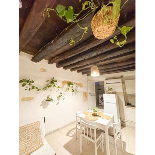 Kalma - Hidden Gem in the Heart of Cagliari with Green Sardinian Charm
