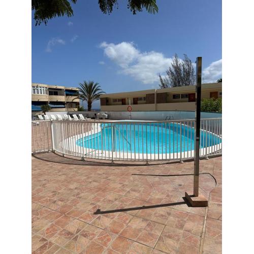 KALMA beach house,by Mahbo
