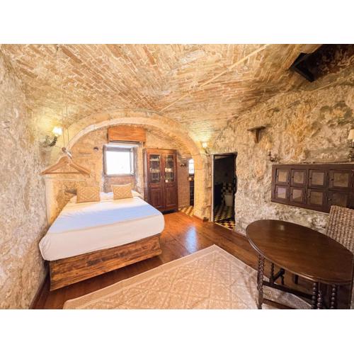 Kalma Elephant Tower - Medieval Stay with a City View